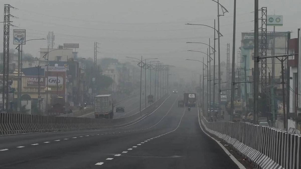 Thick mist in Vellore and nearby districts puts motorists on arterial stretches at risk