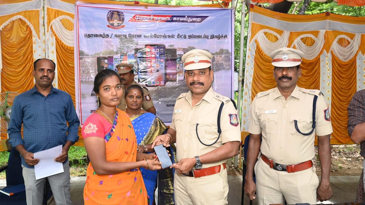 Vellore police return missing phones to owners