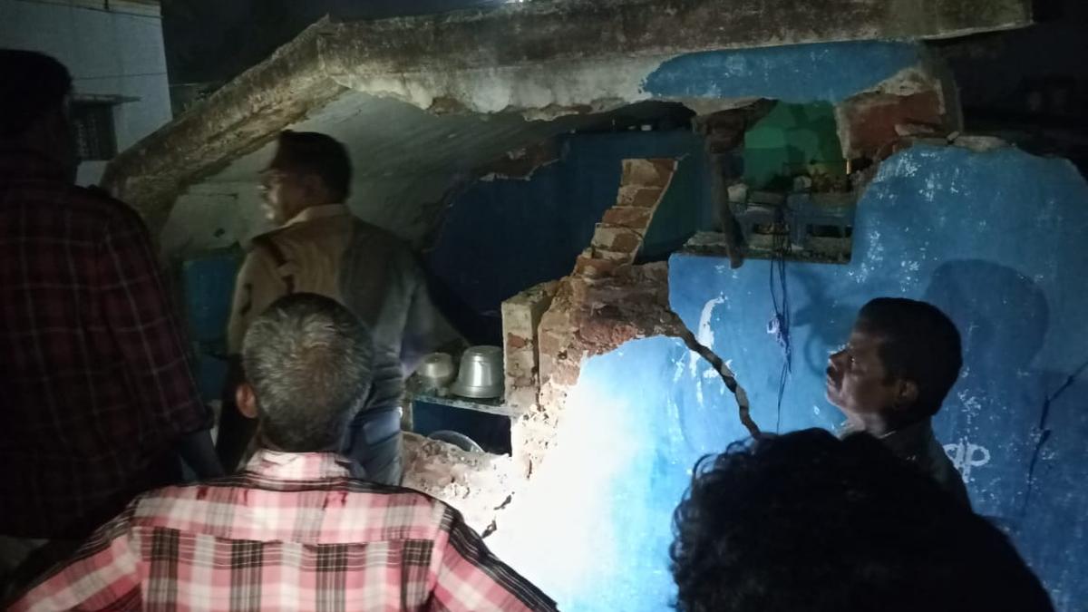 Five injured in house collapse after LPG cylinder explosion in Vellore