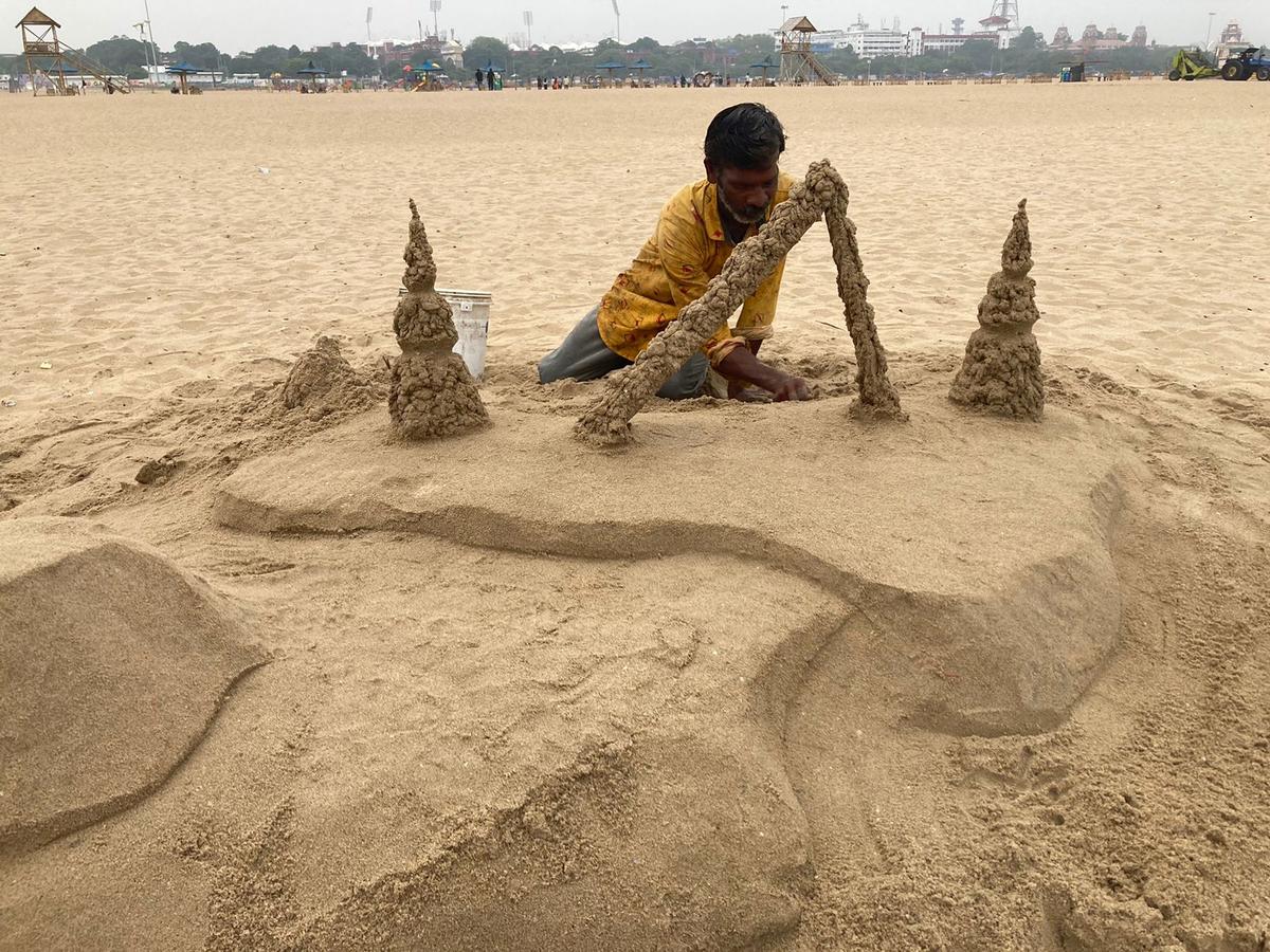 What sustains this artist, is the simple joy of watching people pause, smile, and take creative photos