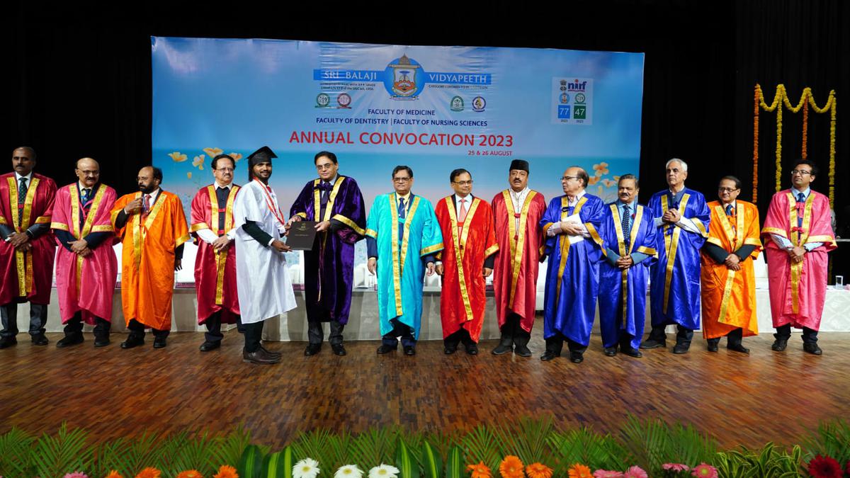 Over 400 MBBS degrees presented at SBV convocation
