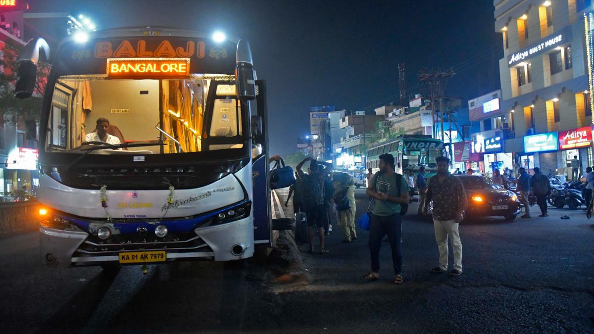 Haphazard parking of omni buses in Puducherry eats into road space