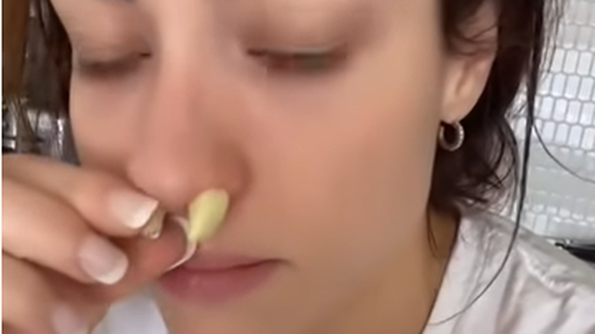 Garlic in Your Nose: Is It Safe?