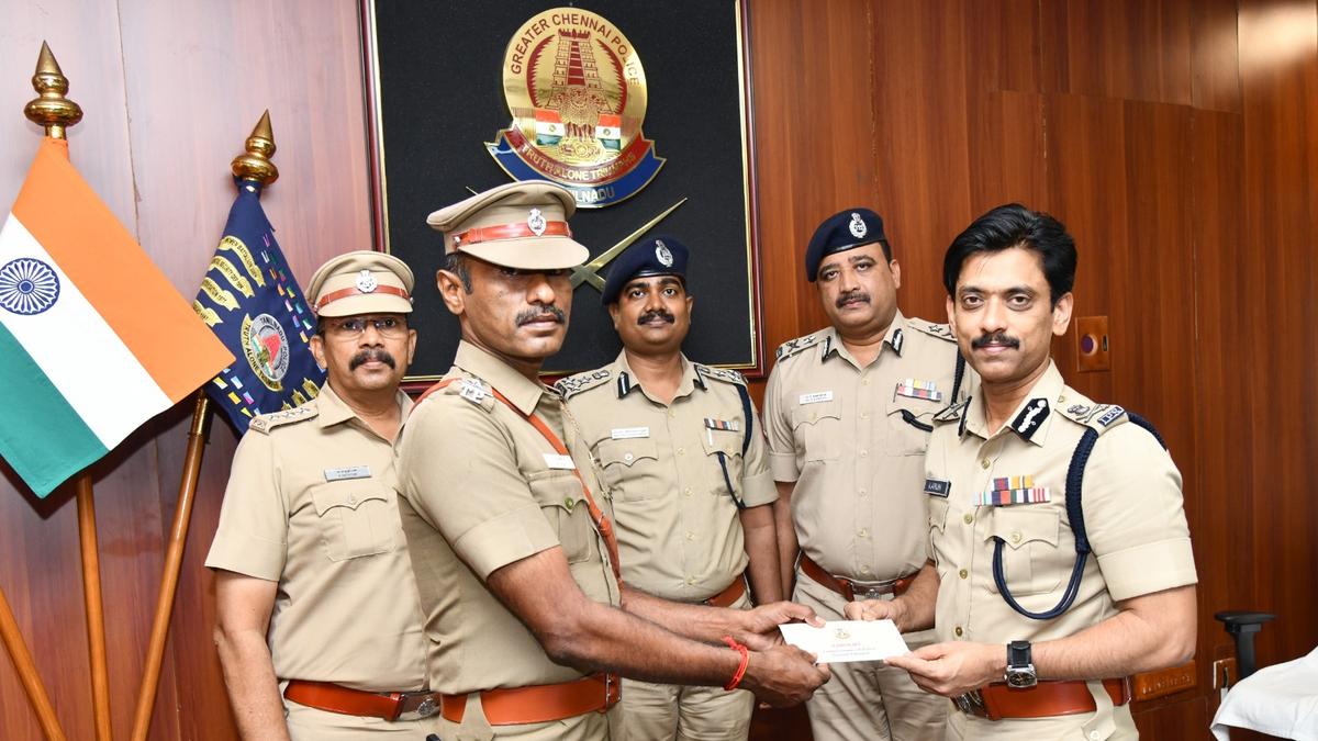 Police inspector lauded for apprehending chain-snatching suspects at Chennai airport