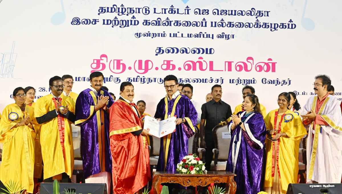 Tamil Nadu Chief Minister M.K. Stalin presenting honorary doctorate to Tamil film actor Sivakumar at Chennai on November 28, 2025 Tamil Nadu Chief Minister M.K. Stalin presenting honorary doctorate to Tamil film actor Sivakumar at Chennai on November 28, 2025