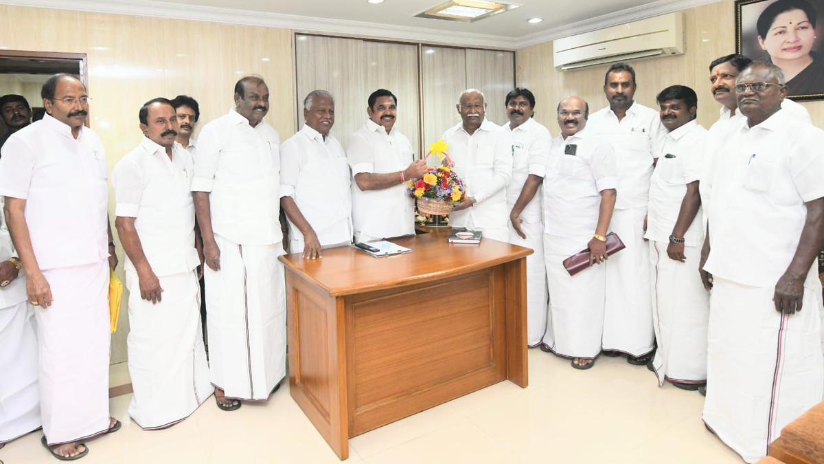 Former Minister Anwhar Raajhaa returns to AIADMK