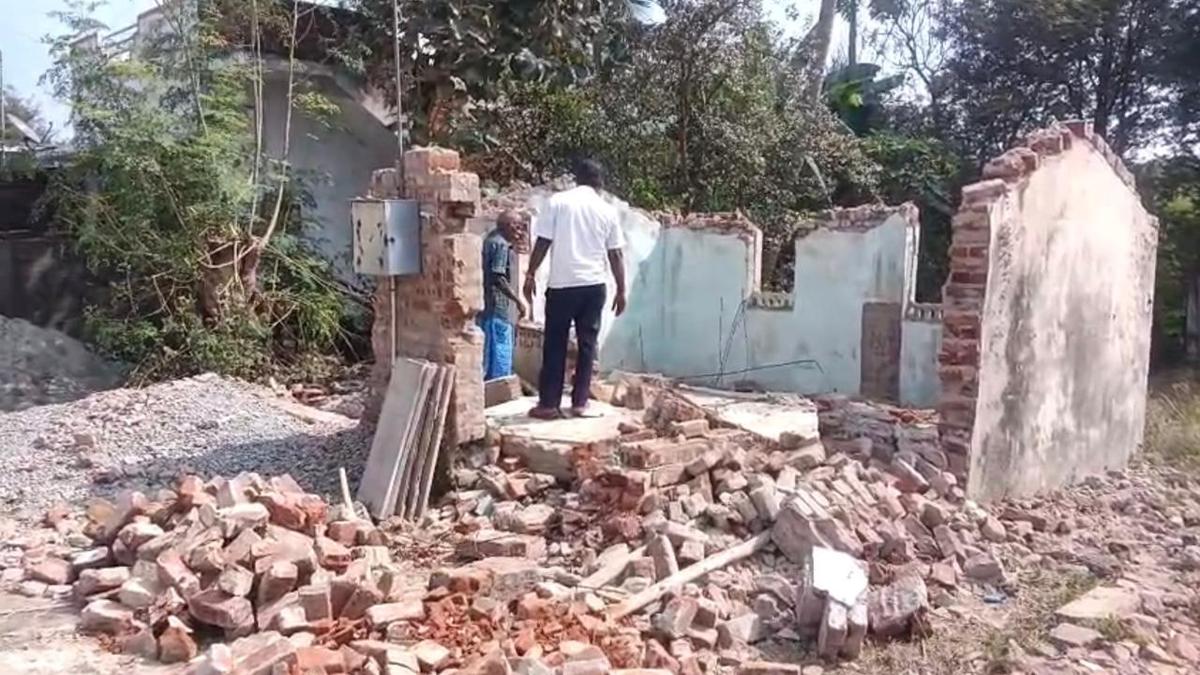 Teenage brothers killed in roof collapse in Tiruvannamalai