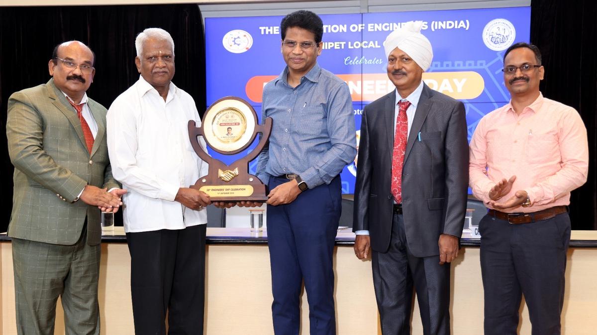 VIT vice-president honoured for contributions towards education