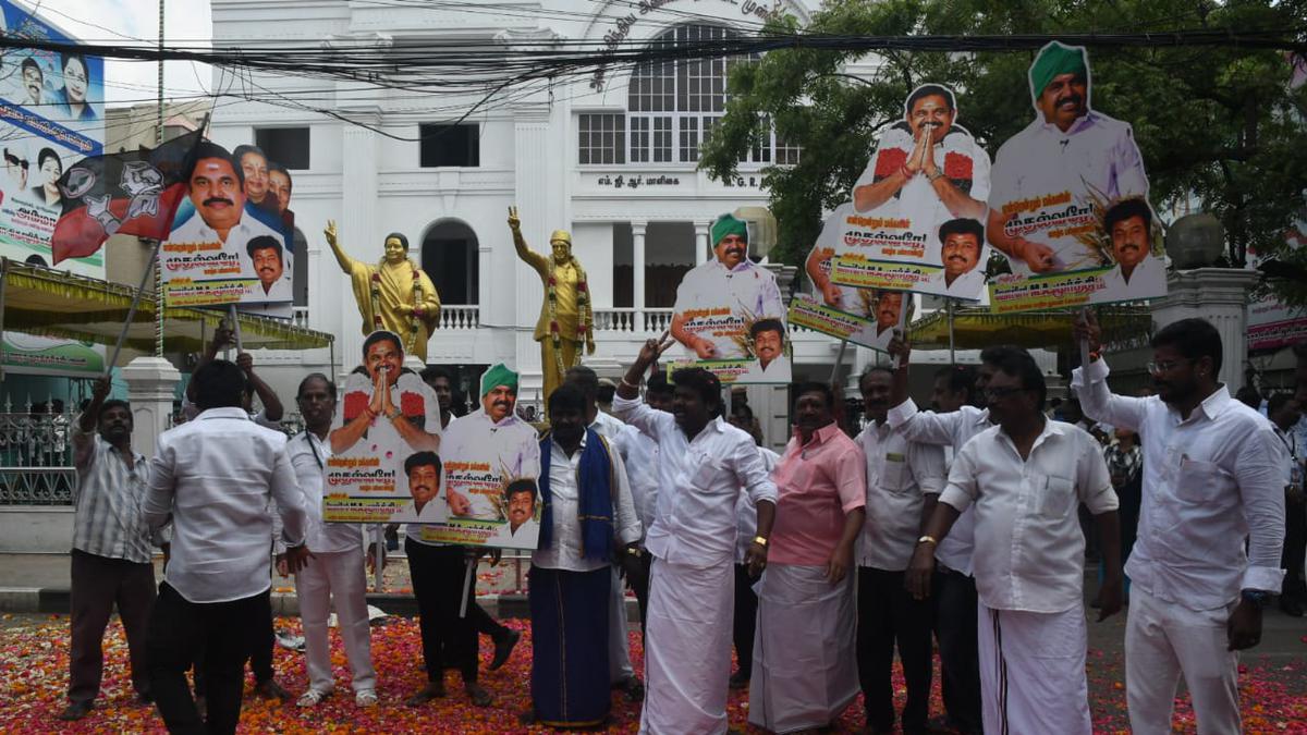 Madras High Court rejects expelled AIADMK leaders’ interim applications against party’s 2022 general council resolutions