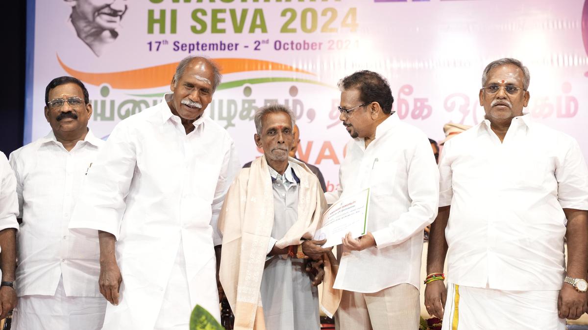 Puducherry CM stresses on the need to provide information about Central schemes in Tamil