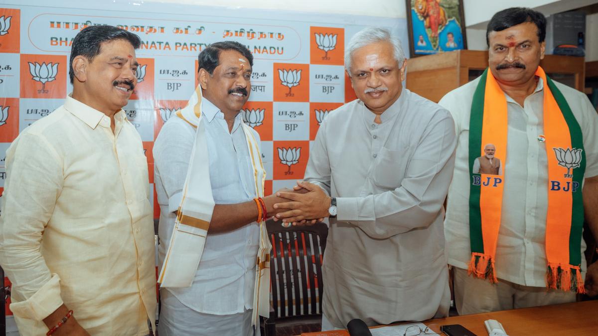 BJP national secretary chairs meeting with district presidents