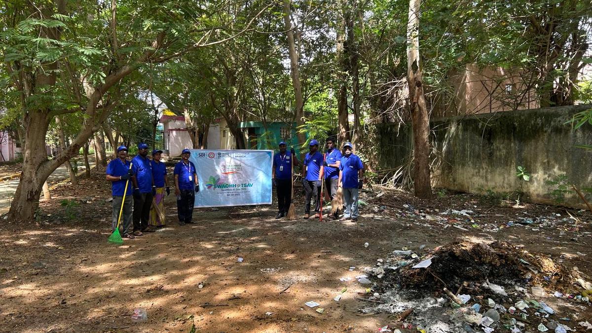 SBI launches cleanliness drive in school