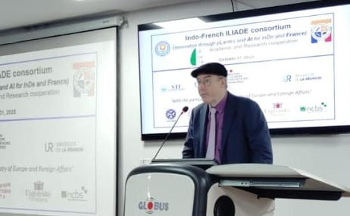 French Consul General  Etienne Rolland-Piègue addressing a Franco-Indian campus programme hosted by Jipmer.
Special Arrangement