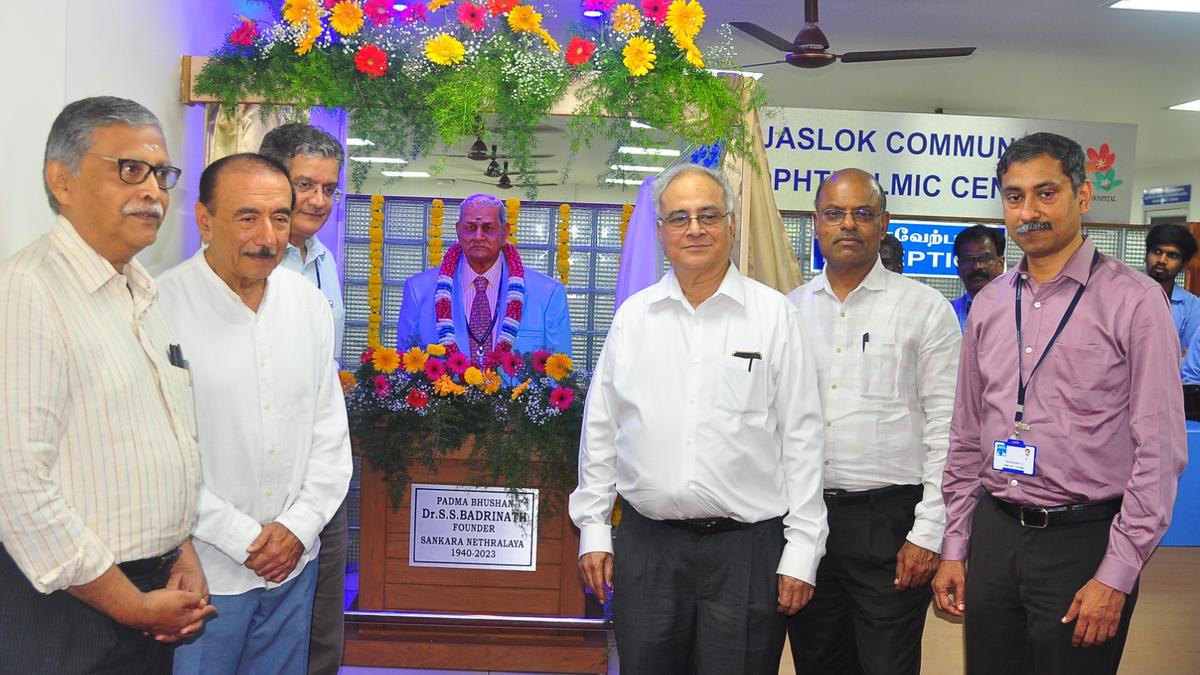 Bust of S.S. Badrinath unveiled at Sankara Nethralaya’s Jaslok Community Ophthalmic Centre