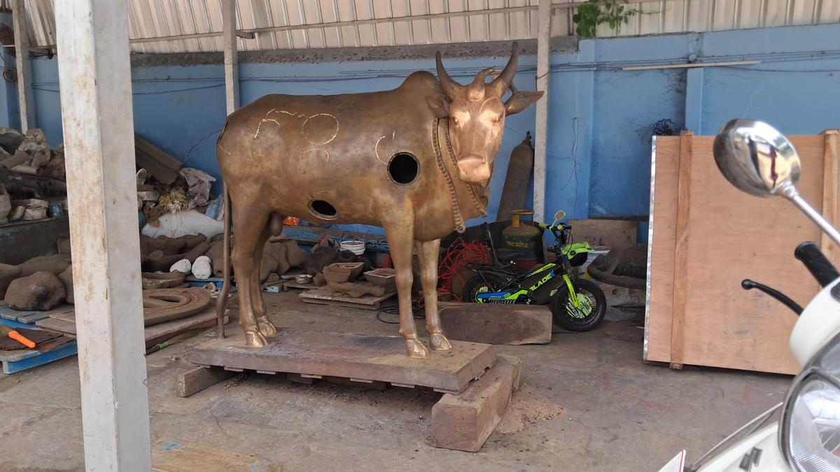 Statue of three-eyed bull made in T.N. to be installed in Karnataka temple