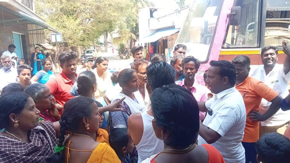 With summer kicking in water scarcity, residents block key stretches in Jolarpet, Vellore, Tiruvannamalai demanding resumption of regular supply