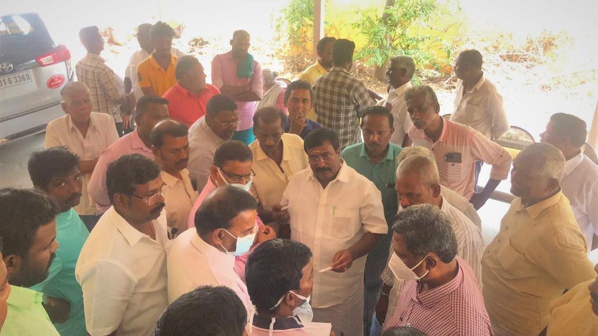 Public lay siege to Villianur PHC to protest lack of facilities