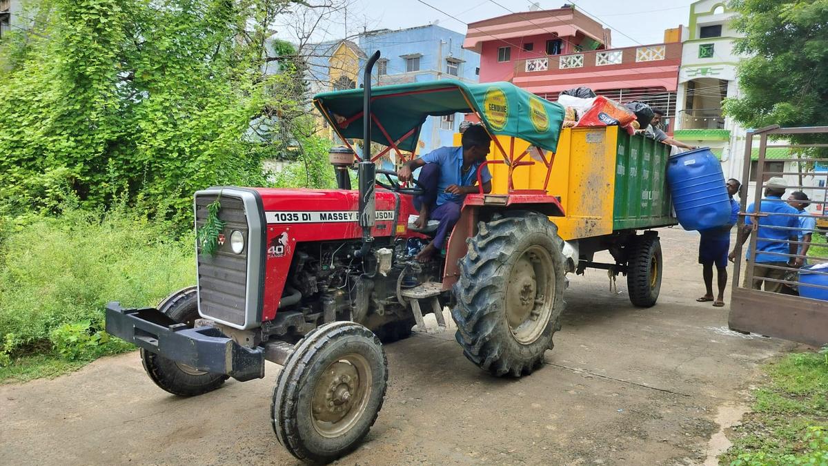 Residents of Iyyapanthangal face hardship as garbage collection halts