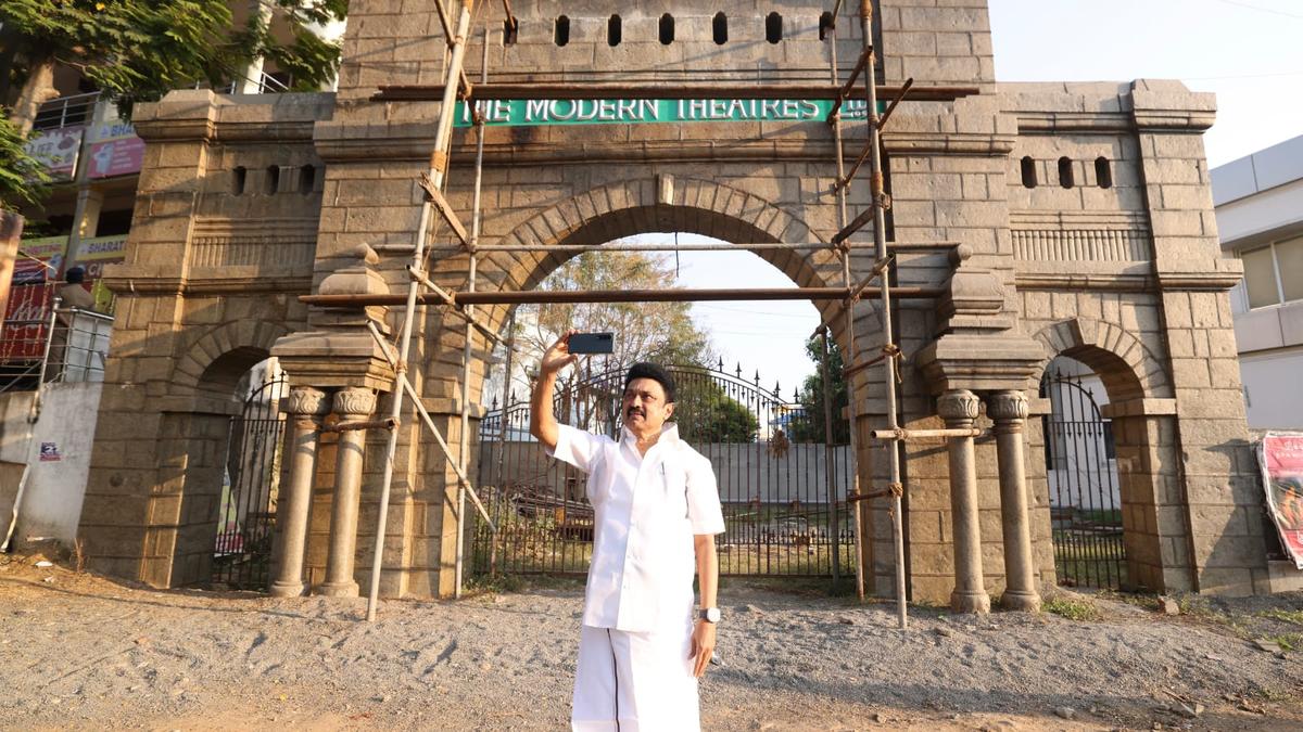 Chief Minister conducts review meet, makes surprise visit to Tahsildar’s office in Salem