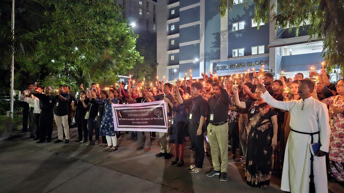 CMC Vellore organises candle light march over Kolkata rape-murder case