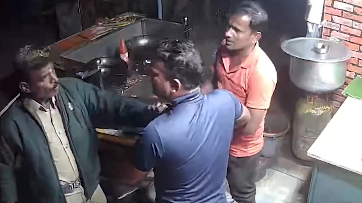 Police head constable suspended over viral video of him abusing workers at Erode eatery