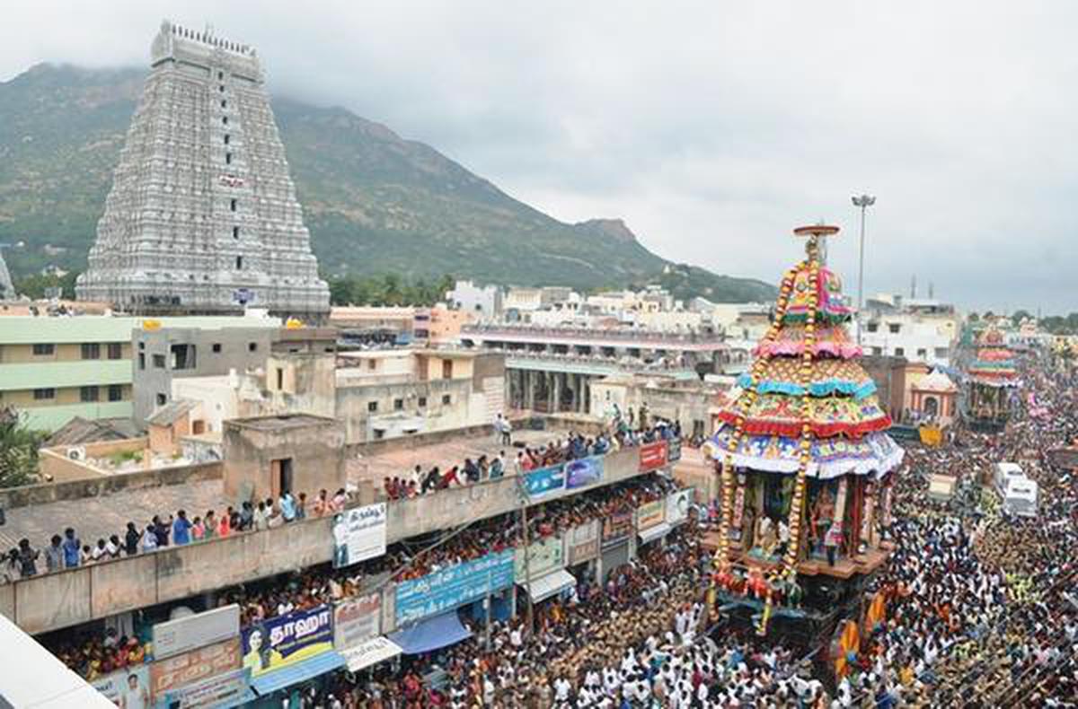 Tiruvannamalai reverberates with chants during temple fest - The Hindu