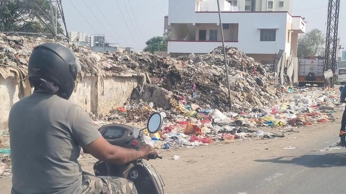 Mount Poonamallee Road is in a poor condition beyond Porur