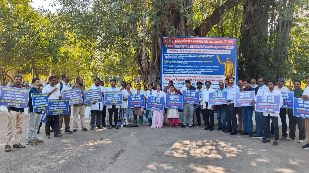 Govt. doctors take out rally, picked up by police