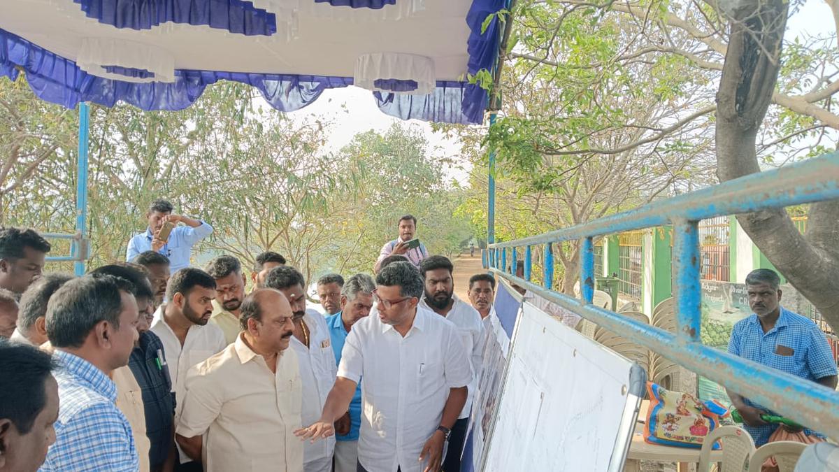 Water Resources Department carries out flood mitigation work in the Adyar near Manapakkam