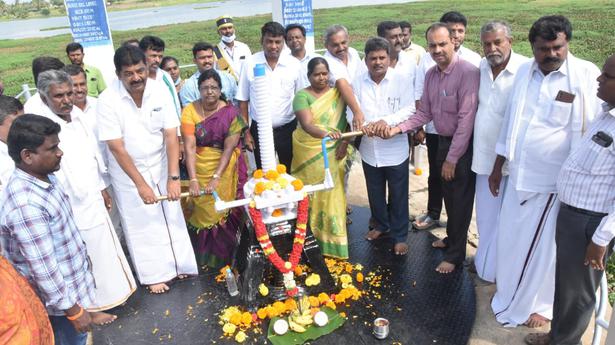 Kelavarapalli dam opened for irrigation in Hosur