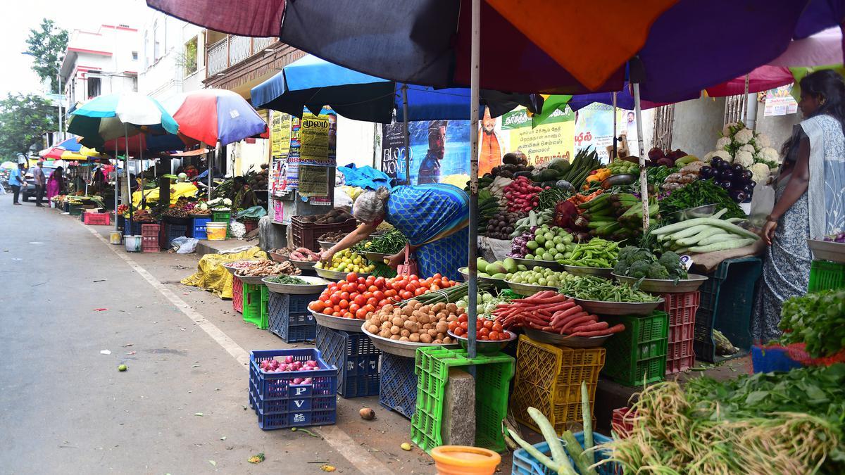 Chennai Corporation to hold special camps for issuing identity cards to street vendors