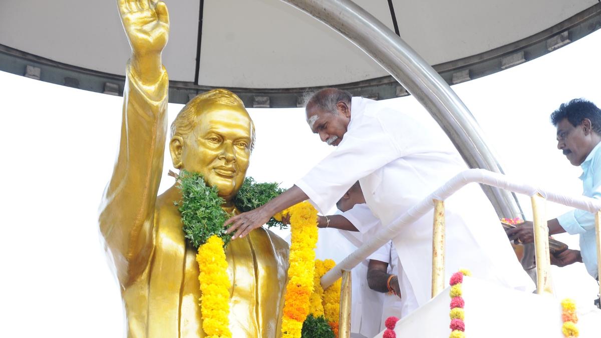 Homage paid to Rajiv Gandhi on ‘Anti Terrorism Day’