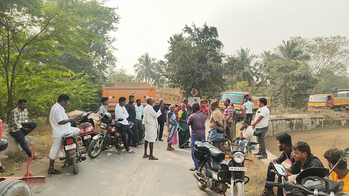 Villagers block stretch near Tirupattur in protest against non-stop operation of lorries to stone quarry