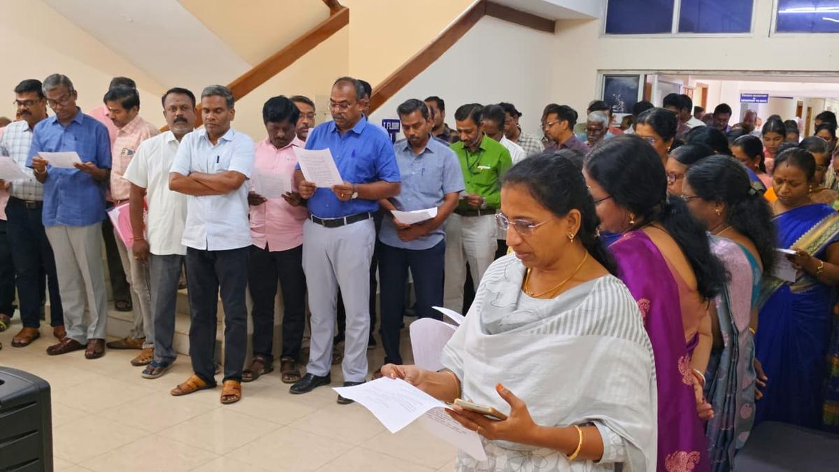 Puducherry government staff take pledge to uphold road safety