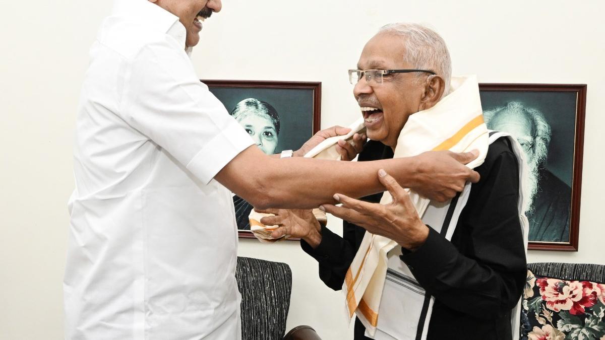 Stalin extends birthday greetings to Dravidar Kazhagam president K. Veeramani