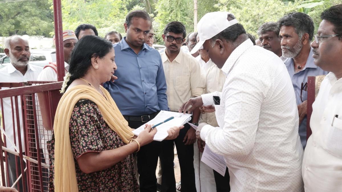 Distribution of enumeration forms for SIR begins in Cuddalore district
