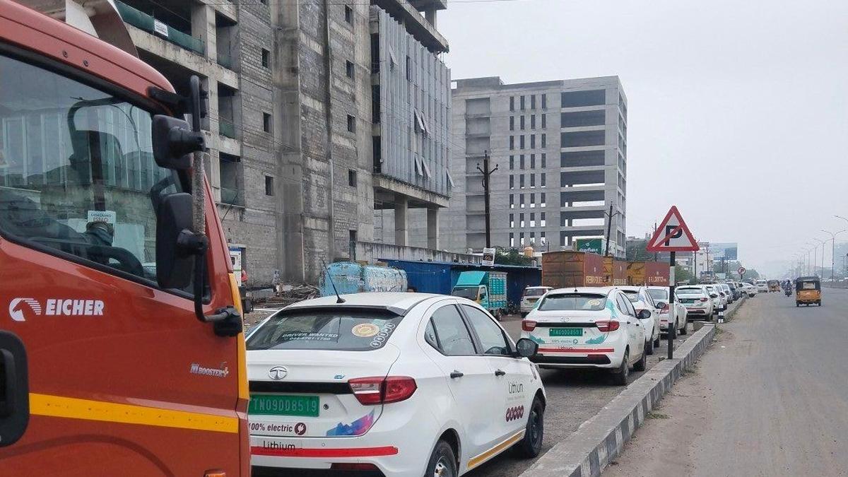 On the Pallavaram-Thoraipakkam Radial Road, illegal parking persists