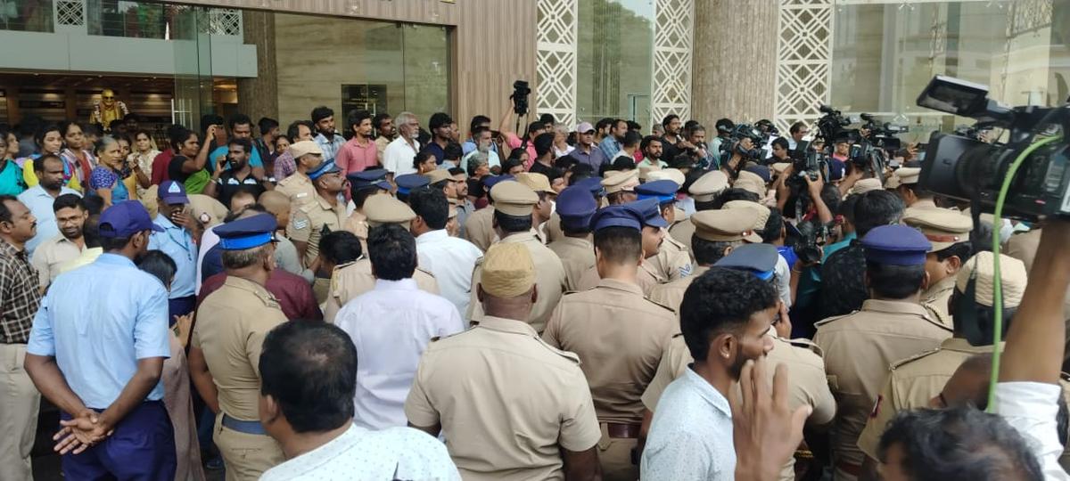 Police personnel at Kalaignar Centenary Super Speciality Hospital 