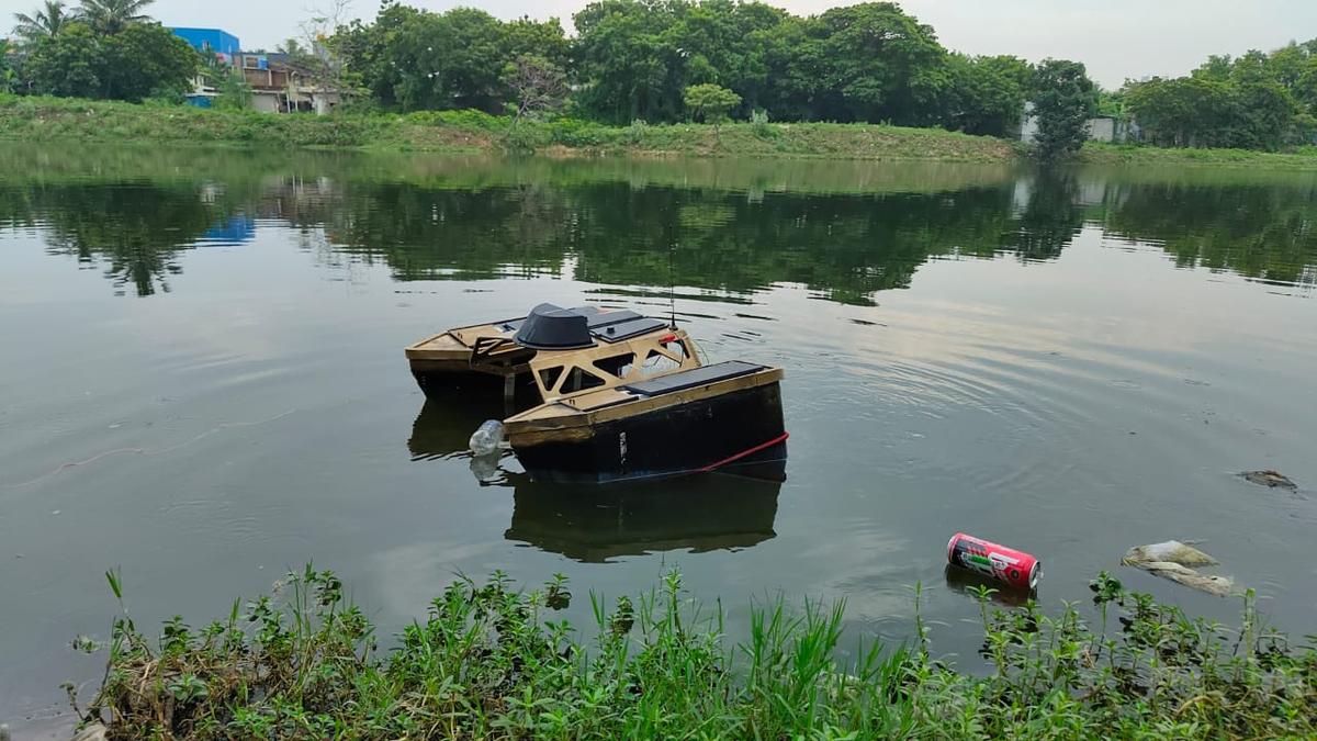 EcoFloater will clean up oil spills with advanced technology, remove plastics, water hyacinth and other pollutants.