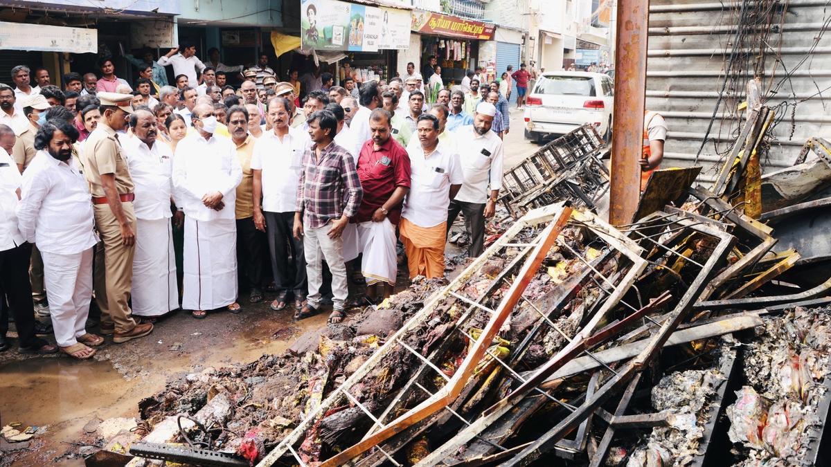 Shops, two-wheelers destroyed in fire near Arunachaleswarar temple