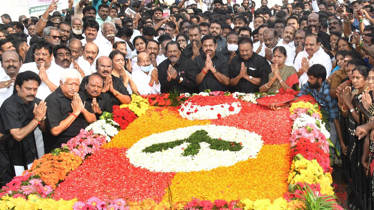 AIADMK leaders pay tributes to MGR