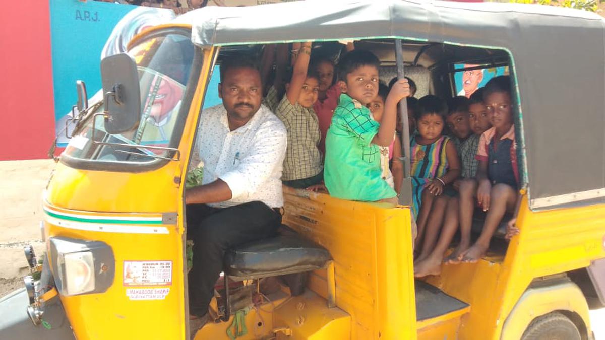 Teacher takes students to school in autorickshaw to prevent dropouts ...