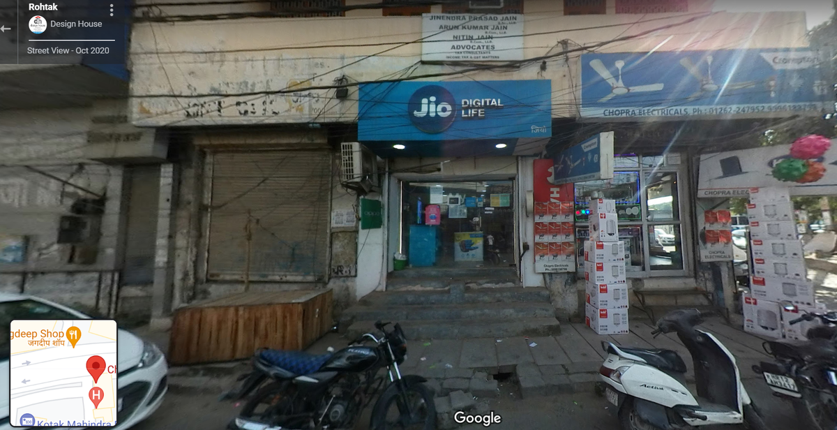 This photo taken from Google Maps shows the same shops in Rohtak, Haryana. 