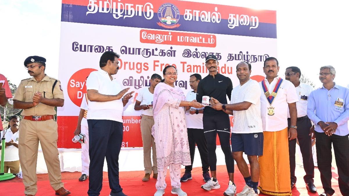 SP flags off marathon against drugs in Vellore
