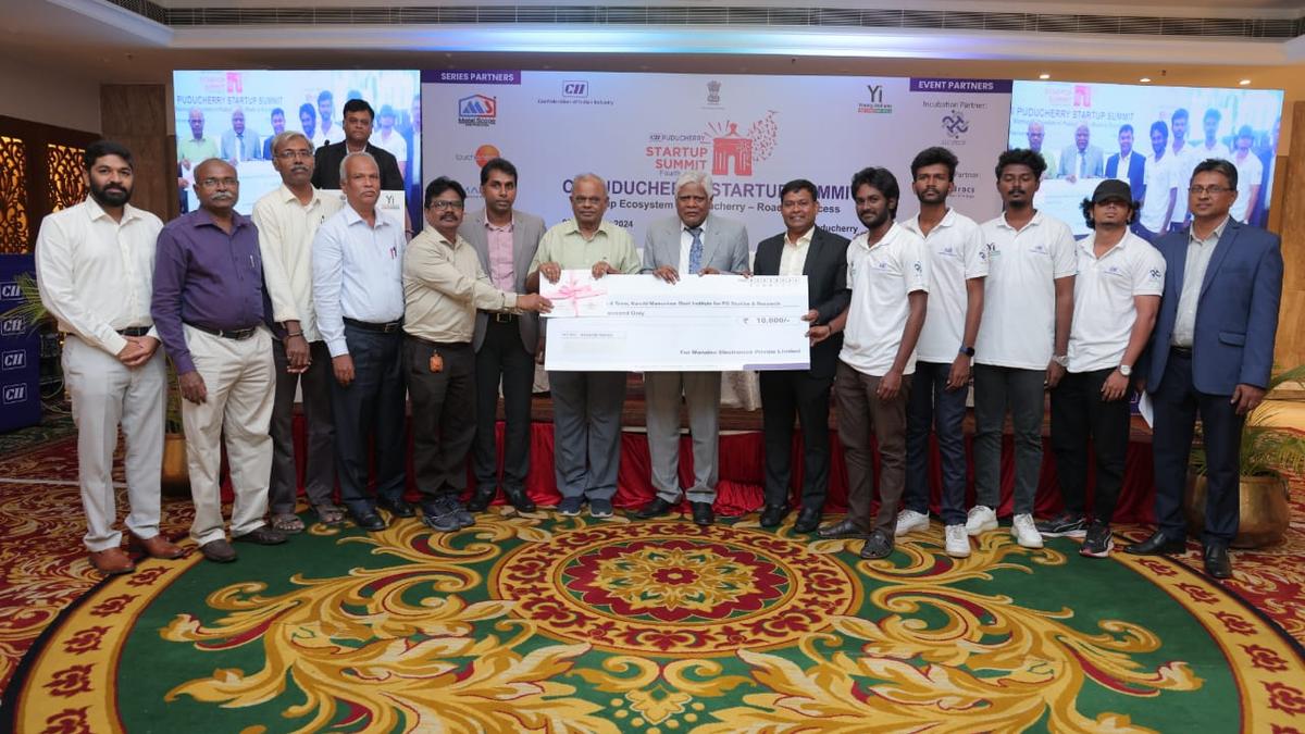 Kanchi Mamunivar College gets first prize in CII Innovation Contest