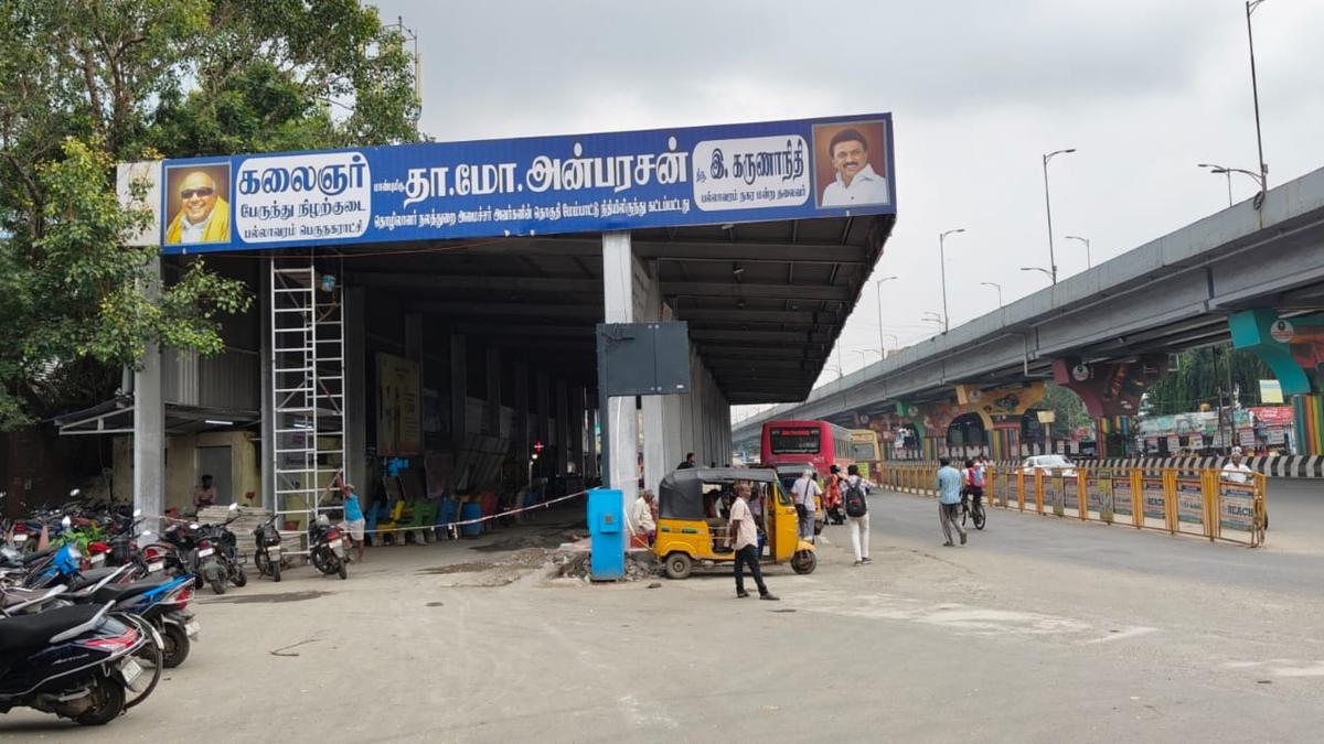 Commuters demand that unused parking bay at Pallavaram terminus be put to use