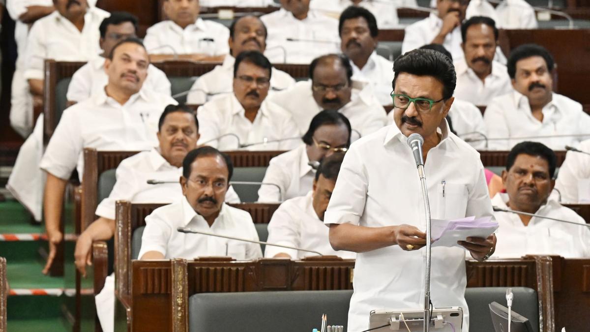 தமிழ்நாடு: மத்திய-மாநில உறவுகள் குறித்து உயர் நிலை குழுவின் இடைக்கால அறிக்கை சமர்ப்பிப்பு