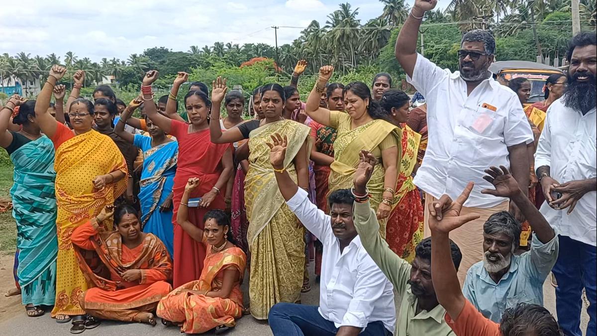 Residents protest opening of Tasmac outlet near Gudiyatham town