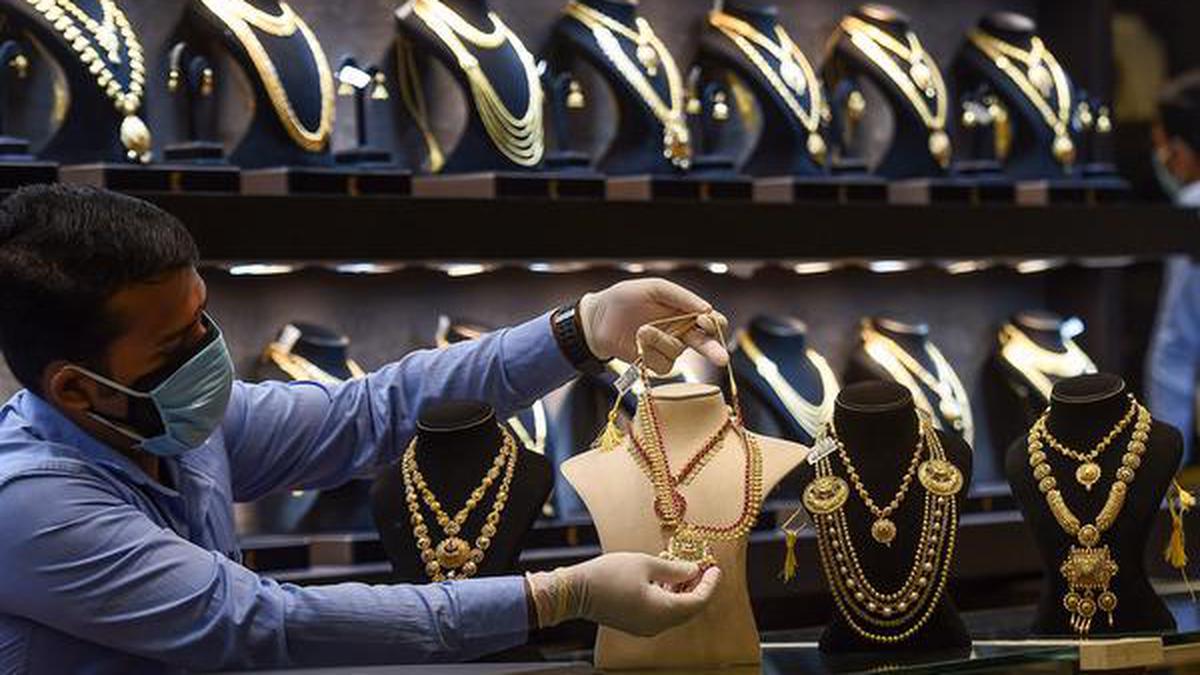 Gold jumps ₹440; silver declines ₹360