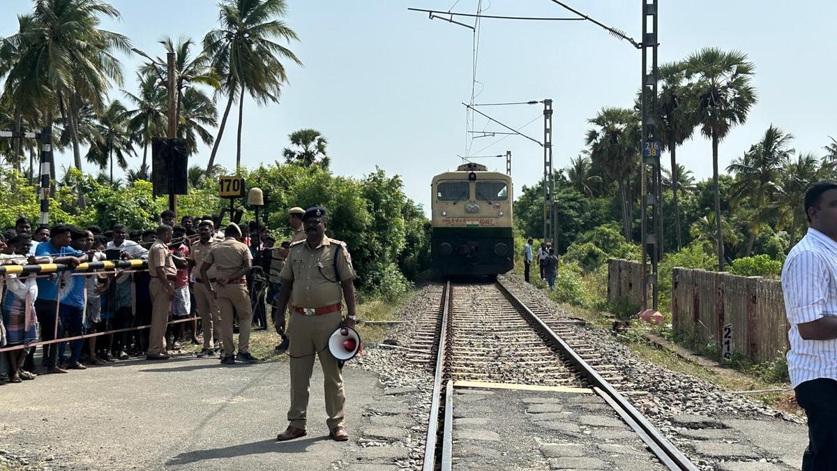 Cuddalore train accident: Gatekeeper who manned level crossing at Semmankuppam arrested